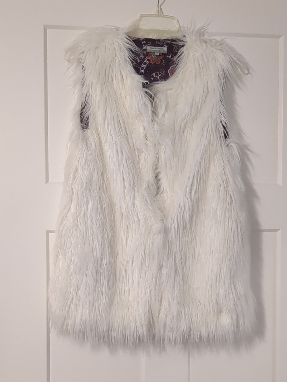 World Market Faux Fur Floral Lined Vest in White Size Large